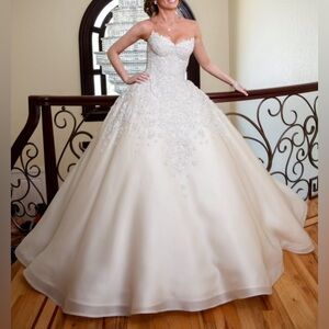 Ball Gown Embroidered Wedding Dress